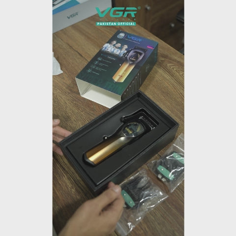 VGR V-657 Professional Salon Quality Hair Clipper.